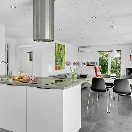 Three-bedroom In Bogense