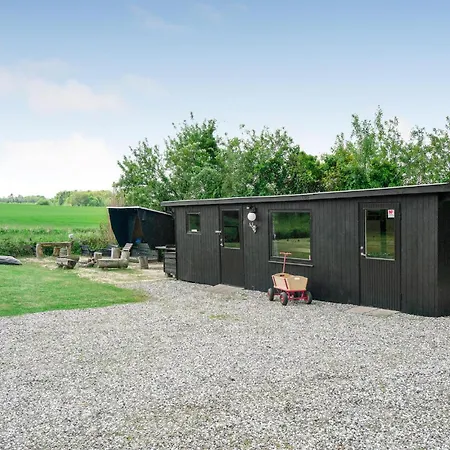 Three-bedroom In Hébergement de vacances *