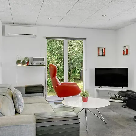 Feriehus Three-bedroom In Bogense
