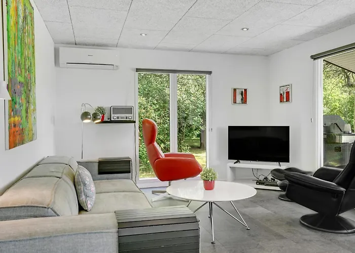 Vakantiehuis Three-bedroom In Bogense
